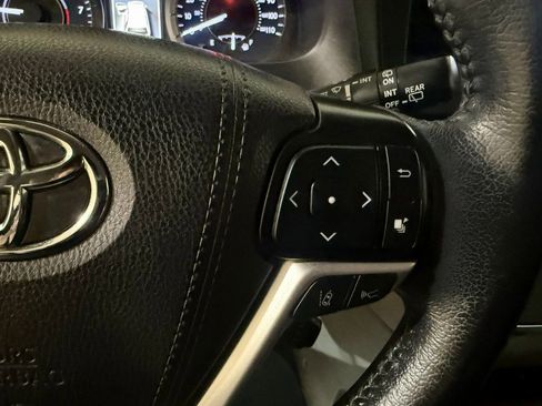 Used 2019 Toyota Sienna XLE w/ XLE Navigation Package image 30