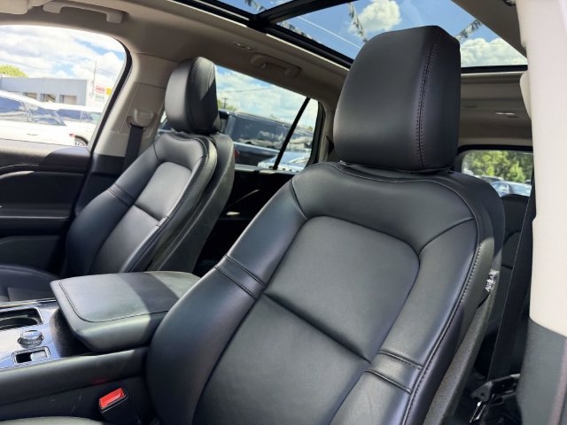 Certified 2023 Lincoln Aviator AWD w/ Premium Package image 11