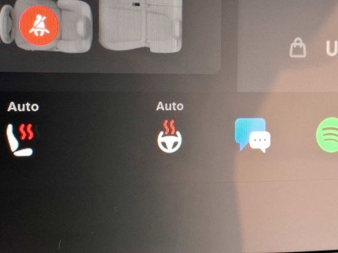 Used 2022 Tesla Model Y Long Range image 24