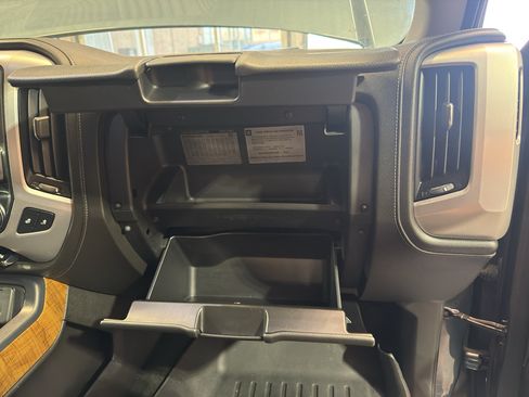 Used 2014 GMC Sierra 1500 SLT w/ SLT Crew Cab Value Package AWD/4WD image 25