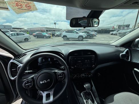 Used 2025 Kia Soul LX w/ LX Technology Package image 33