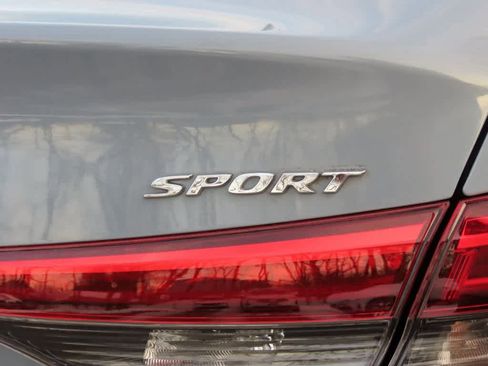 Certified 2022 Honda Civic Sport image 8