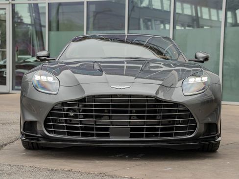 New 2025 Aston Martin Vanquish image 6