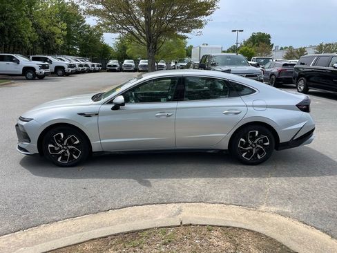Used 2025 Hyundai Sonata SEL FWD image 4
