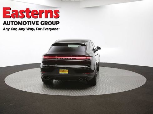 Used 2024 Porsche Cayenne Coupe w/ Premium Package Plus image 39