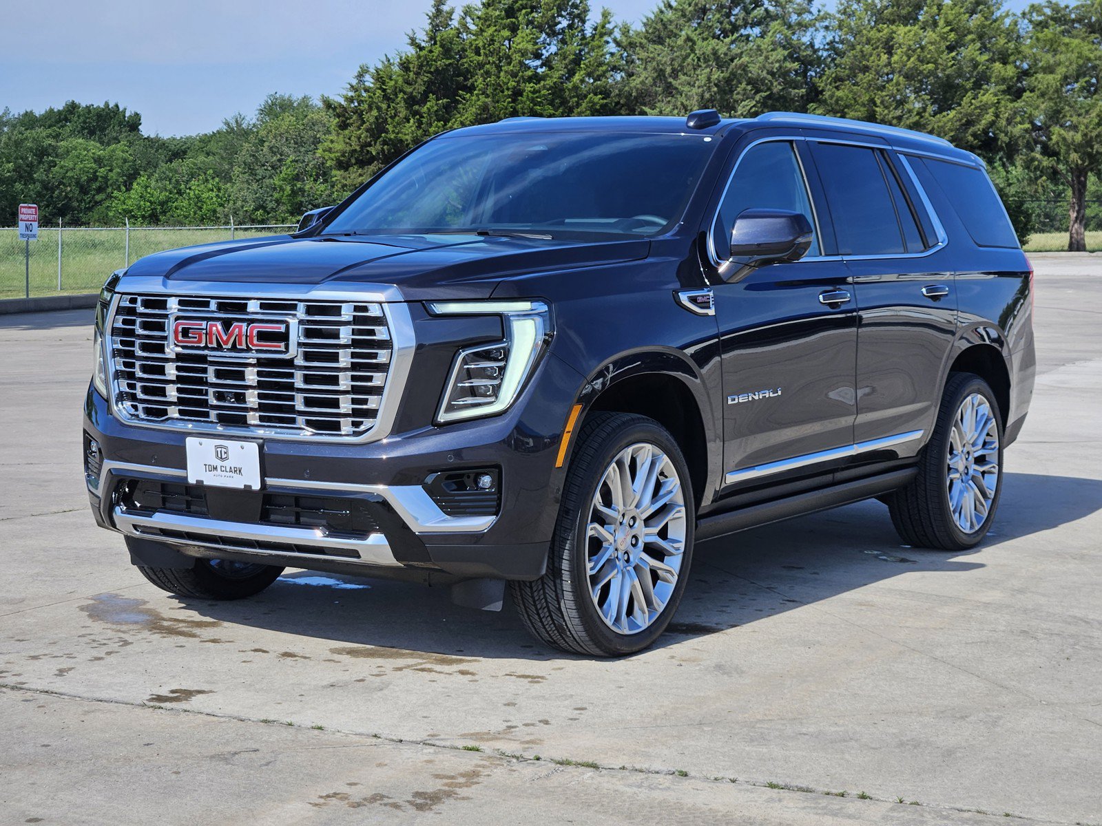 New 2026 GMC Yukon Denali w/ Denali Reserve Package AWD/4WD image 2