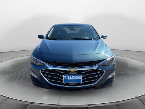 Used 2025 Chevrolet Malibu LT FWD image 2