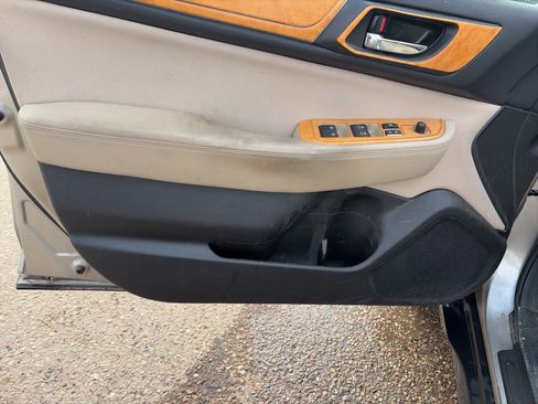 Used 2016 Subaru Outback 2.5i Premium image 8
