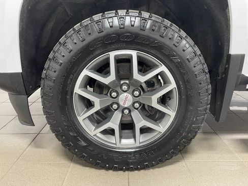 Used 2022 GMC Canyon AT4 AWD/4WD image 7