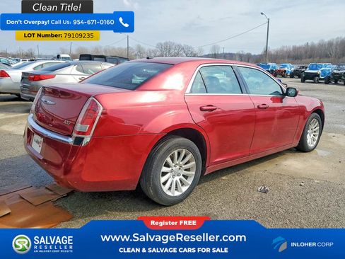 Used 2012 Chrysler 300 RWD image 4