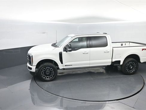 New 2026 Ford F250 Platinum w/ FX4 Off-Road Package image 20