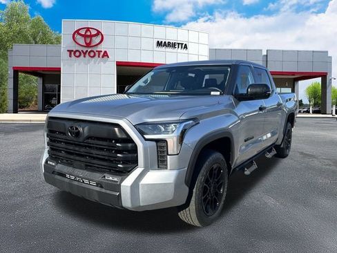 Used 2022 Toyota Tundra SR5 w/ SR5 Convenience Package image 25