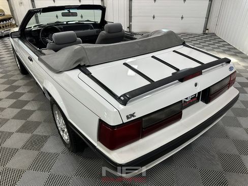 Used 1987 Ford Mustang LX image 18