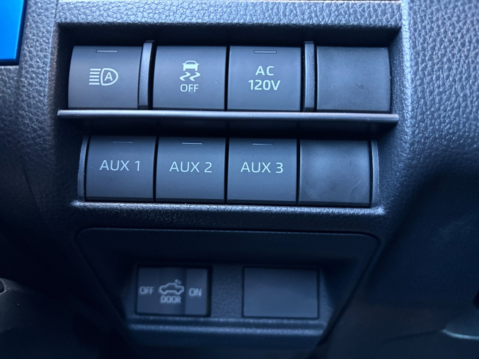 Used 2024 Toyota Tacoma TRD Off-Road w/ TRD Off Road Upgrade Package AWD/4WD image 16