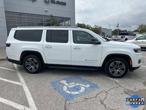 Used 2024 Jeep Wagoneer L Series II w/ Flexible Seating Group image 36