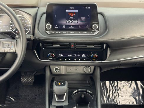 Used 2023 Nissan Rogue SV FWD image 21
