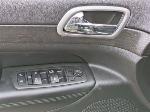 Certified 2018 Jeep Grand Cherokee Laredo image 13