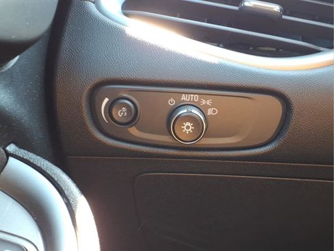 Used 2024 Chevrolet Malibu LT FWD image 17