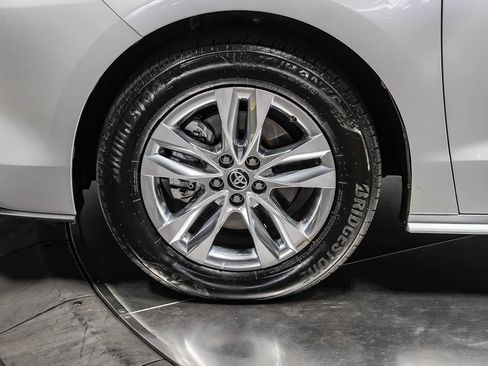 Certified 2025 Toyota Sienna XLE w/ XLE Plus Package AWD/4WD image 10