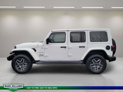 Used 2024 Jeep Wrangler Sahara w/ Safety Group image 11