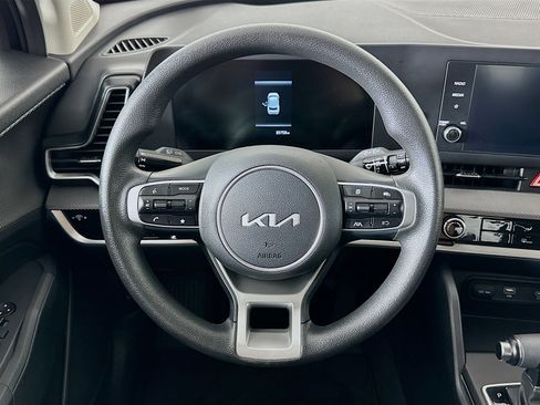Used 2025 Kia Sportage LX image 17