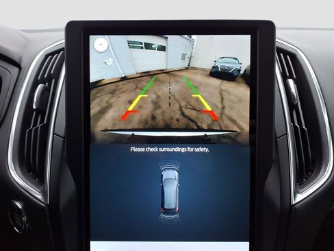 Used 2024 Ford Edge Titanium image 20