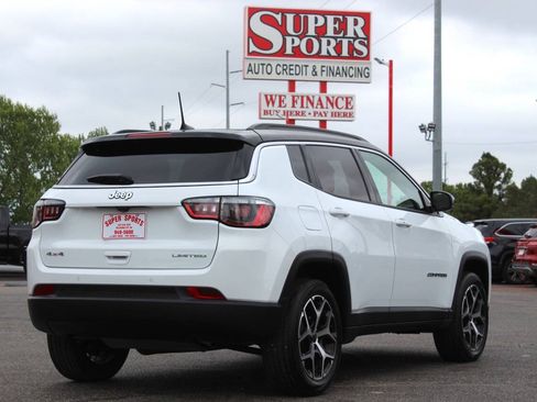 Used 2025 Jeep Compass Limited AWD/4WD image 4