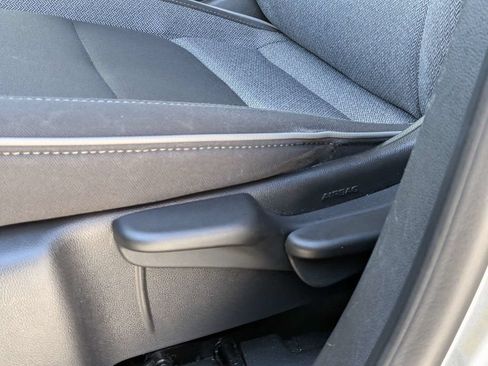 Used 2025 Chevrolet TrailBlazer LT AWD/4WD image 19