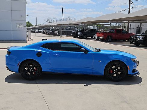 Certified 2022 Chevrolet Camaro SS image 2