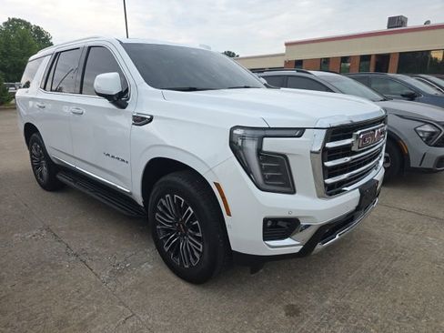 Used 2025 GMC Yukon Elevation w/ Technology Package AWD/4WD image 7