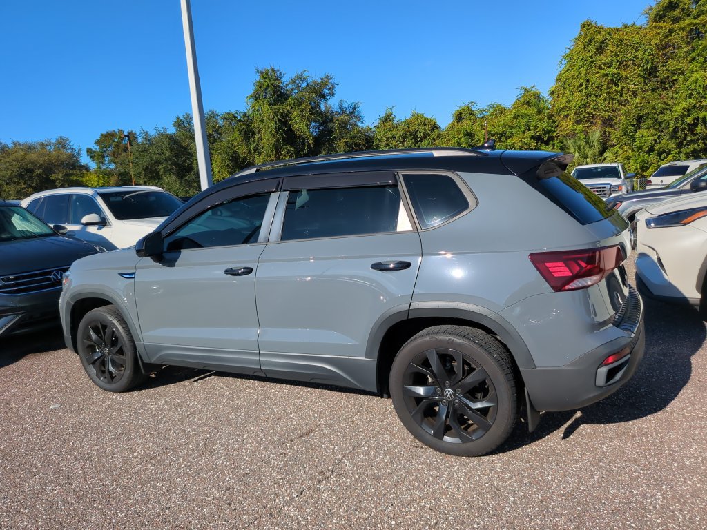 Certified 2024 Volkswagen Taos SE w/ Taos Adventure Package (SXB) FWD image 6
