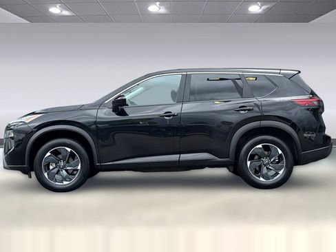 Used 2025 Nissan Rogue SV AWD/4WD image 2