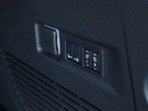 New 2026 GMC Yukon XL AT4 w/ AT4 Premium Plus Package image 10