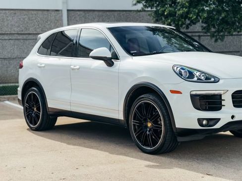 Used 2016 Porsche Cayenne S AWD/4WD image 35