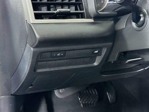 Used 2024 Mitsubishi Outlander SE Black Edition AWD/4WD image 19