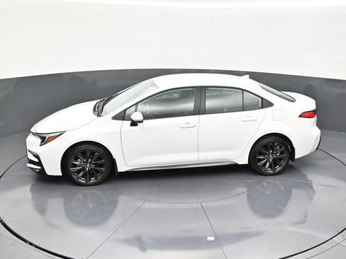 Used 2025 Toyota Corolla SE FWD image 13