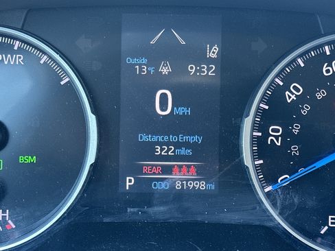 Used 2021 Toyota RAV4 XLE Premium image 26