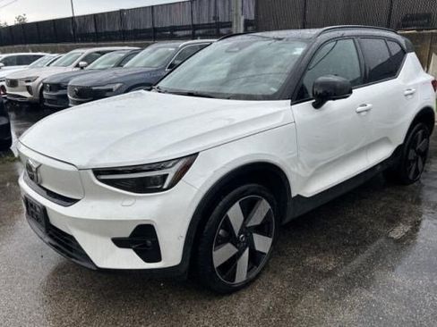 Used 2023 Volvo XC40 Recharge Ultimate w/ Protection Package Premier AWD/4WD image 1