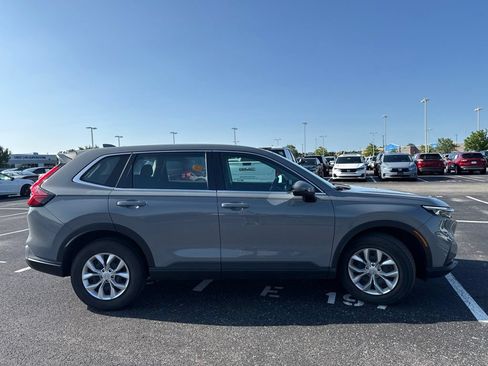 Used 2023 Honda CR-V LX image 13