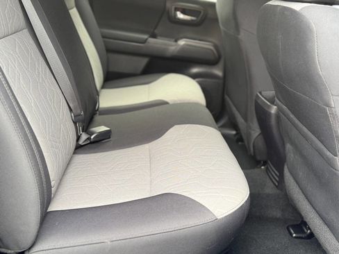 Used 2022 Toyota Tacoma TRD Off-Road image 66