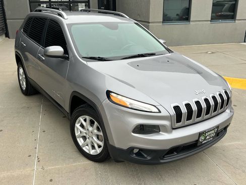 Used 2018 Jeep Cherokee Latitude image 6