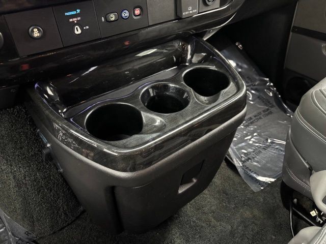 Used 2022 Chevrolet Express 2500 Extended w/ Enhanced Convenience Package RWD image 33