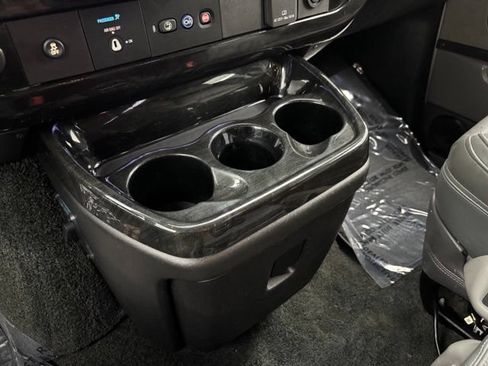 Used 2022 Chevrolet Express 2500 Extended w/ Enhanced Convenience Package RWD image 33
