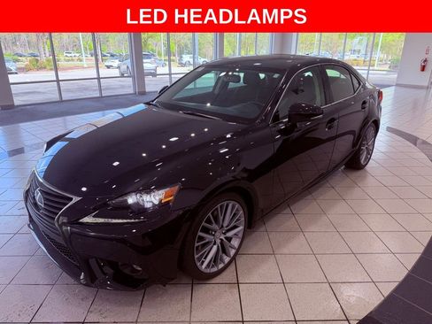 Used 2016 Lexus IS 300 AWD image 3