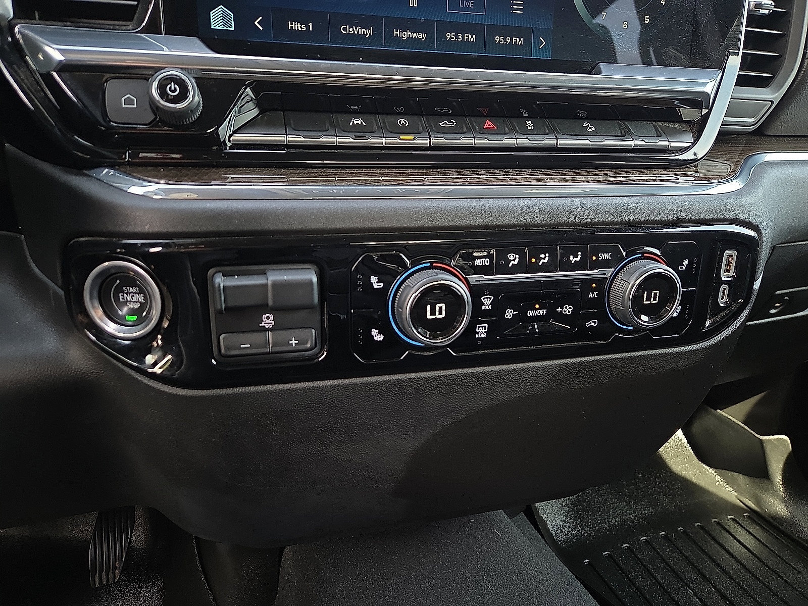 Certified 2024 Chevrolet Silverado 1500 RST w/ Z71 Off-Road Package AWD/4WD image 16