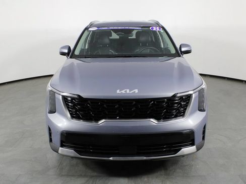 Used 2025 Kia Sorento S FWD image 12
