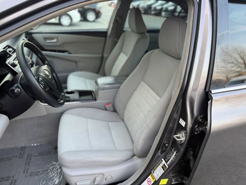 Used 2017 Toyota Camry LE image 10