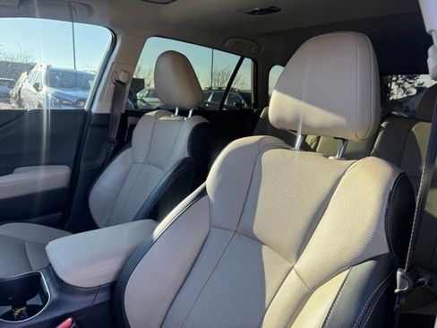 Used 2020 Subaru Outback Limited image 23