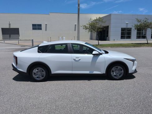 Used 2025 Kia K4 FWD image 4