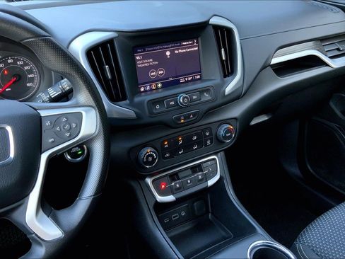 Used 2023 GMC Terrain SLE FWD image 8